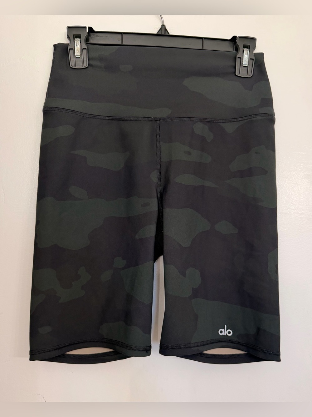 ALO Yoga High Waist Vapor Short Camo Green Size Large